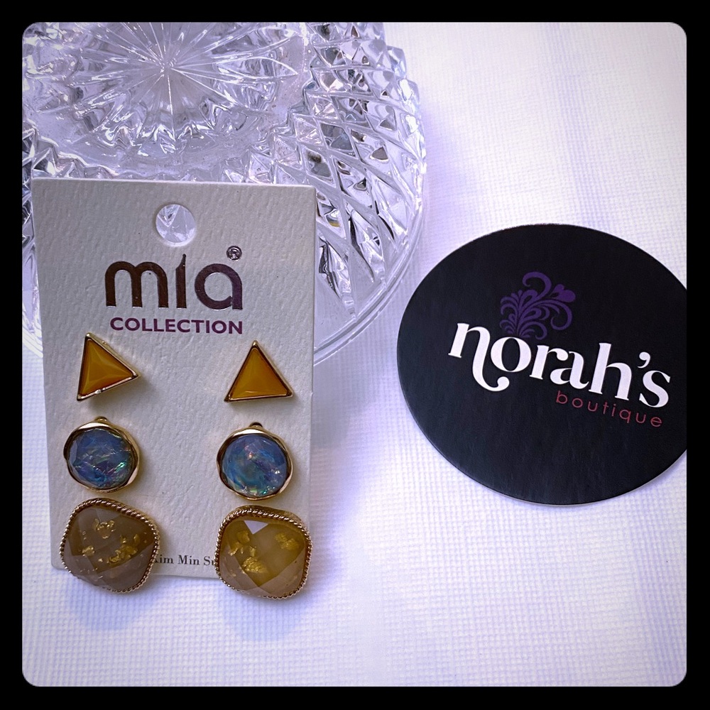 Mia collection stud earrings